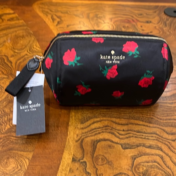 Kate Spade Chelsea Rose Medium Cosmetic Case - Picture 1 of 4